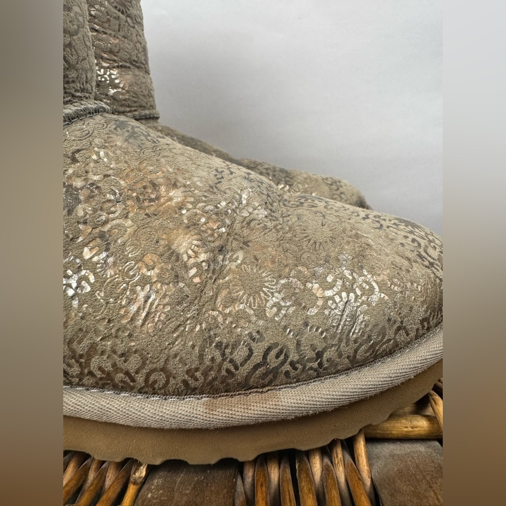 Ugg Boots - image 6